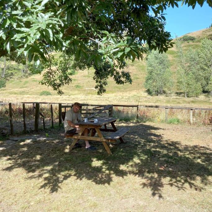 Ferienwohnung Rustic Woolshed Owen River Exterior foto